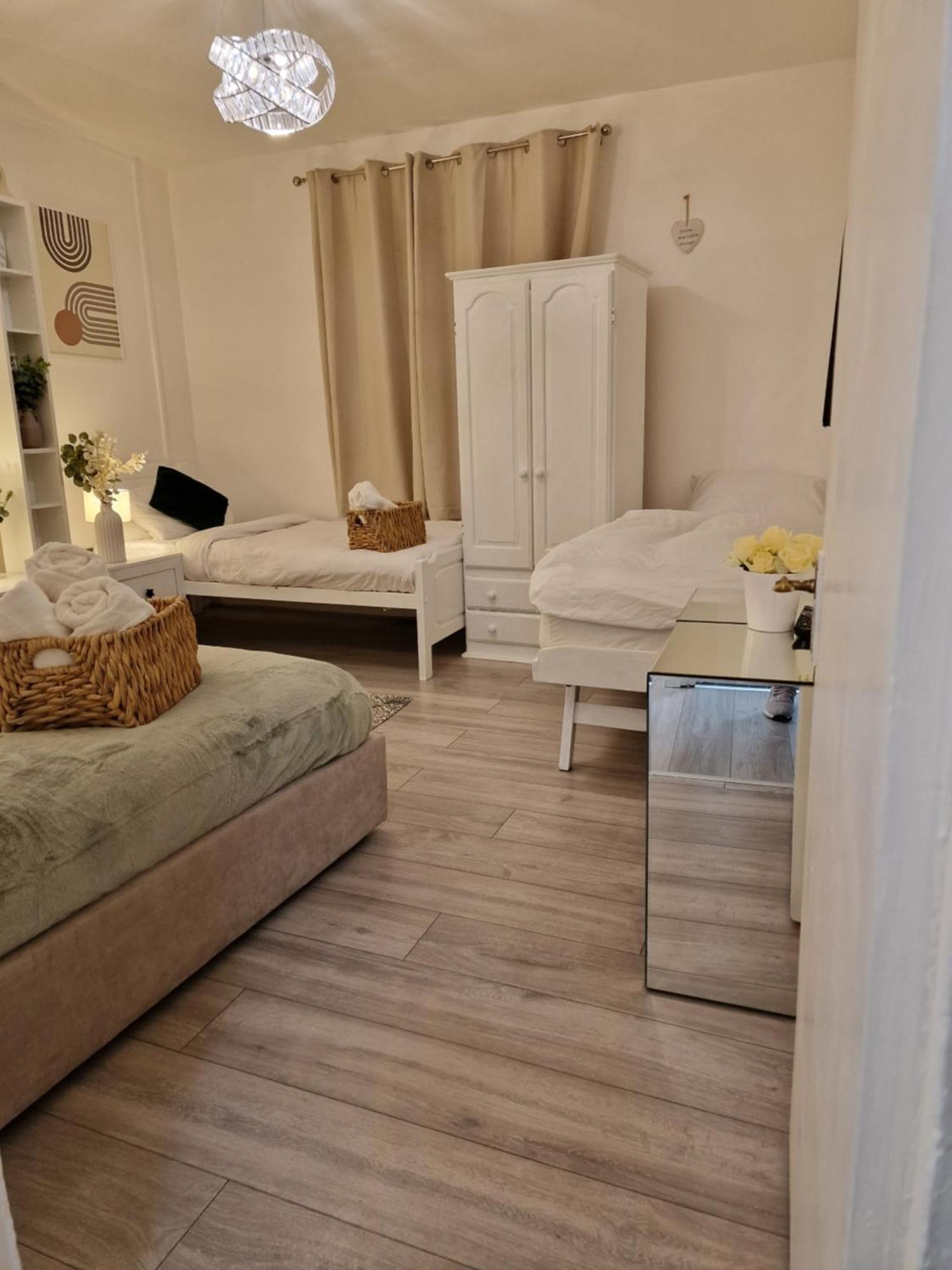 London - 1 Bedroom - 1 Bathroom - Wifi المظهر الخارجي الصورة